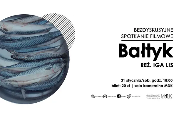 Rząd ułożonych makrel w okrągłym kształcie po lewej stronie na jasnym tle, a obok tekst informujący o pokazie filmowym na białym tle.